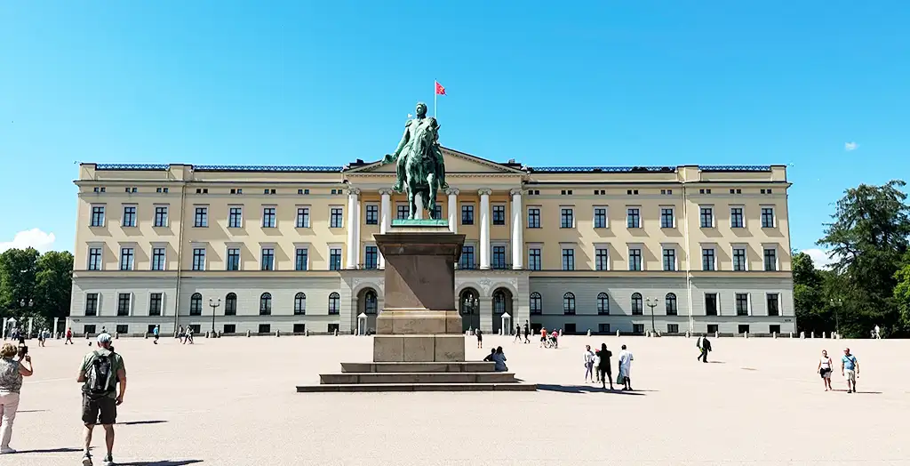 The Norwegian Royal Palace. Photo by: Montage