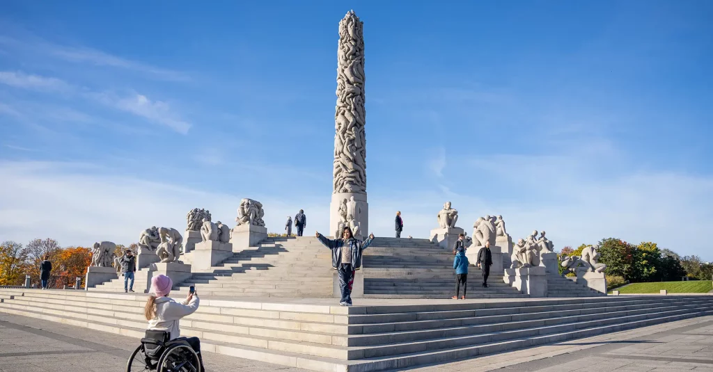 The monolith statue in the Vigeland park. Photo by: Visit Norway - Fredrik Ahlsen